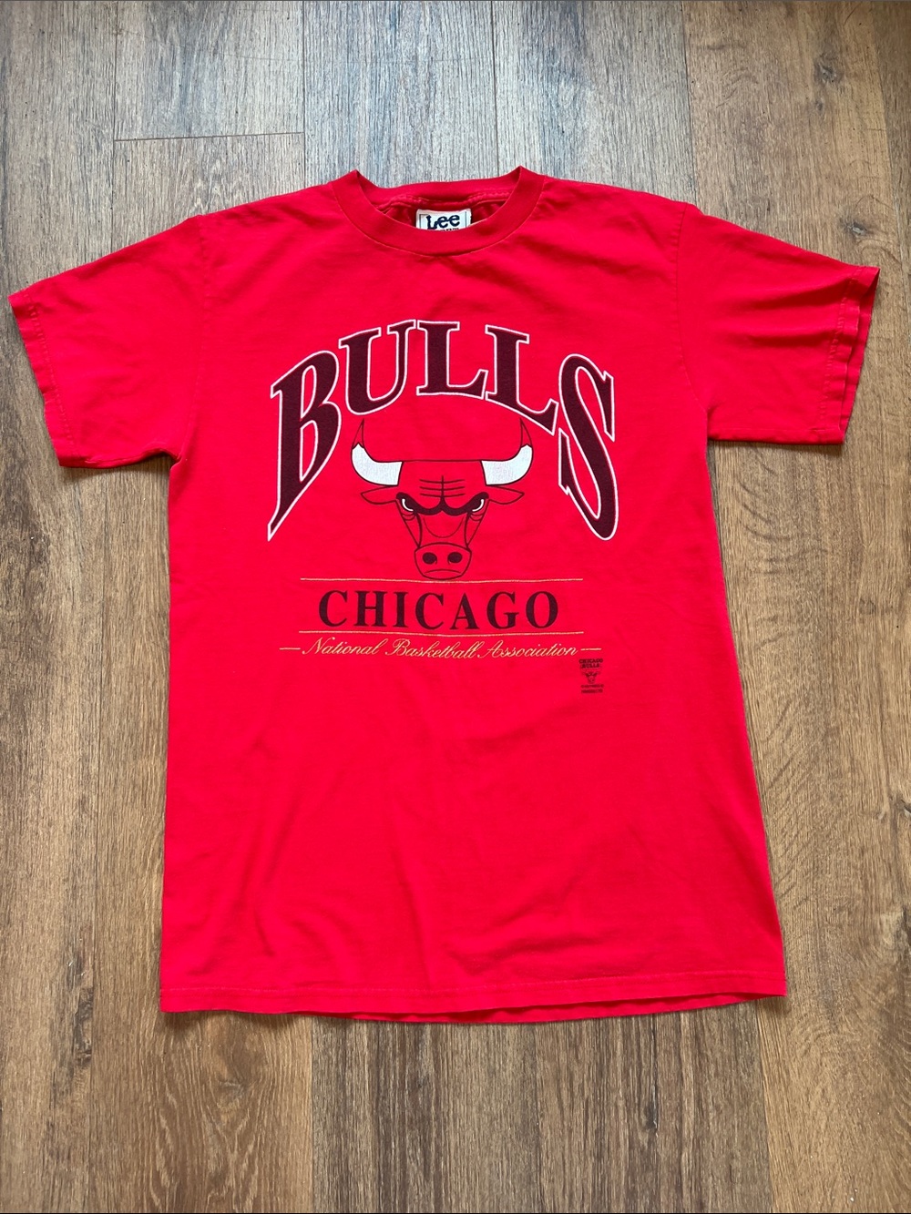 Vintage Lee Red Chicago Bulls Graphic T-Shirt early 90’s  Nutmeg made in USA